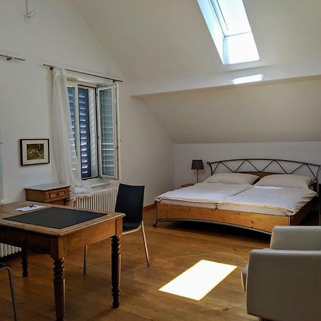 Rooms-Zimmer Neuhausen Am Rheinfall Exteriör bild