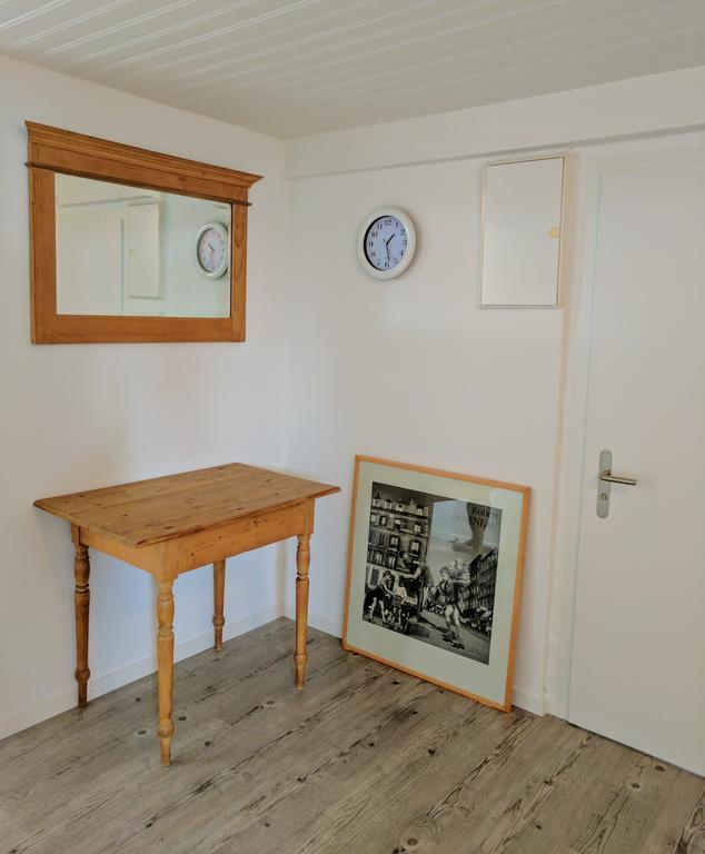 Rooms-Zimmer Neuhausen Am Rheinfall Exteriör bild