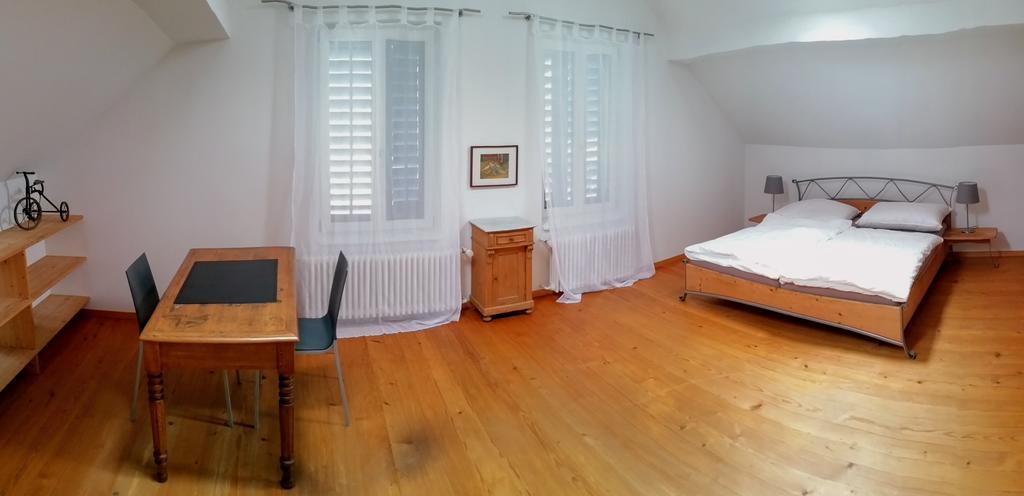 Rooms-Zimmer Neuhausen Am Rheinfall Exteriör bild