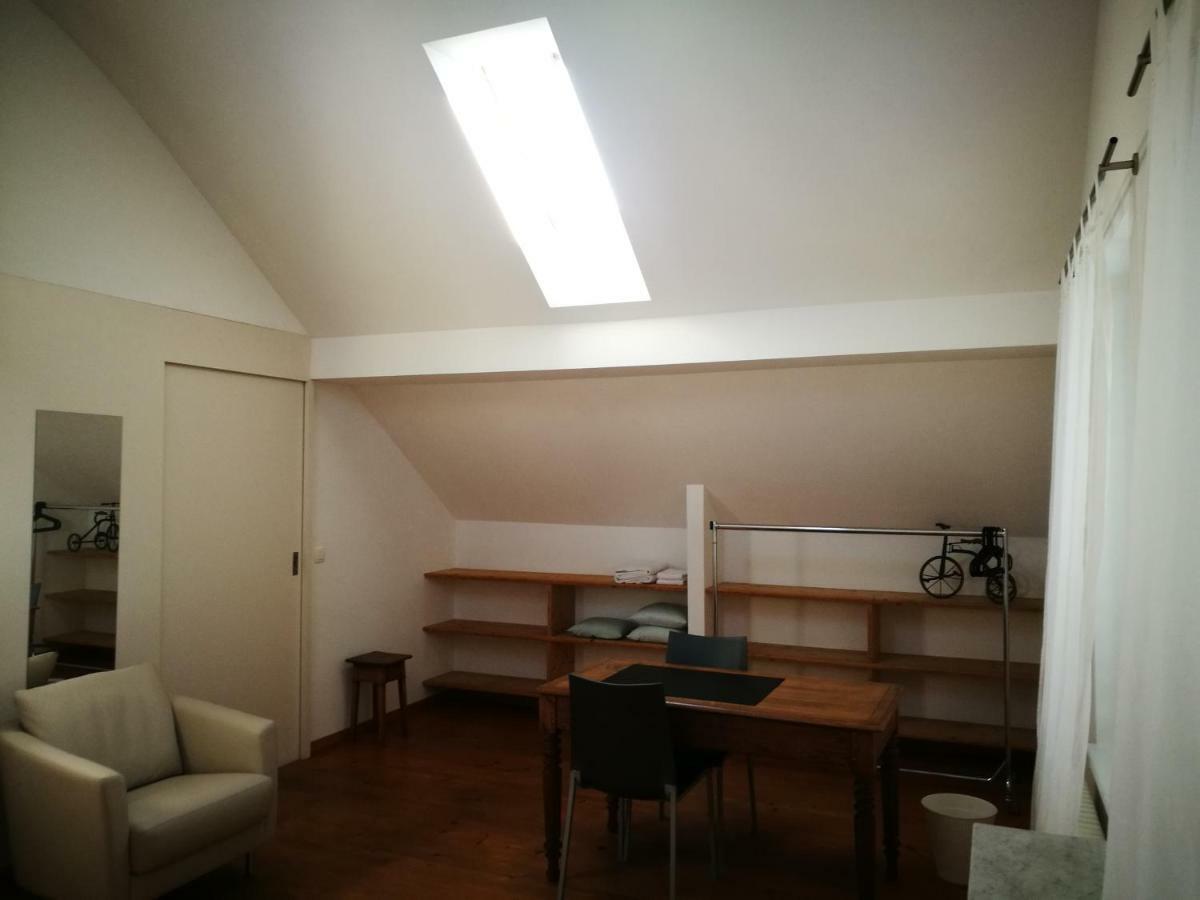 Rooms-Zimmer Neuhausen Am Rheinfall Exteriör bild