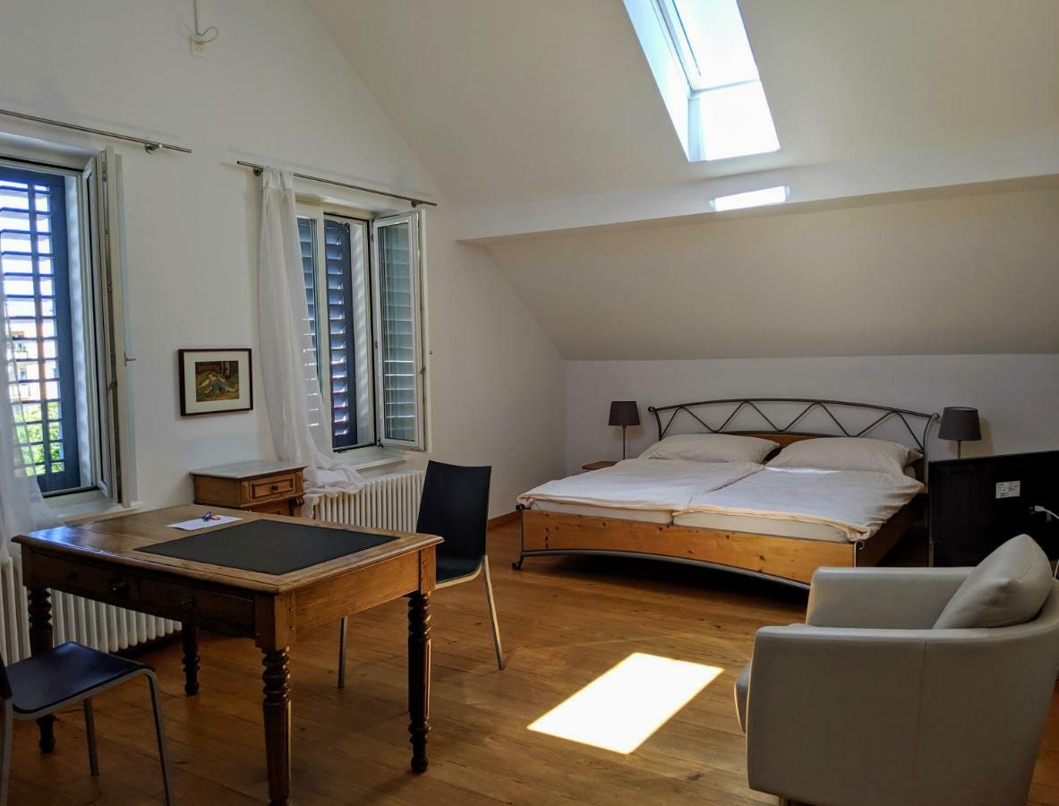 Rooms-Zimmer Neuhausen Am Rheinfall Exteriör bild